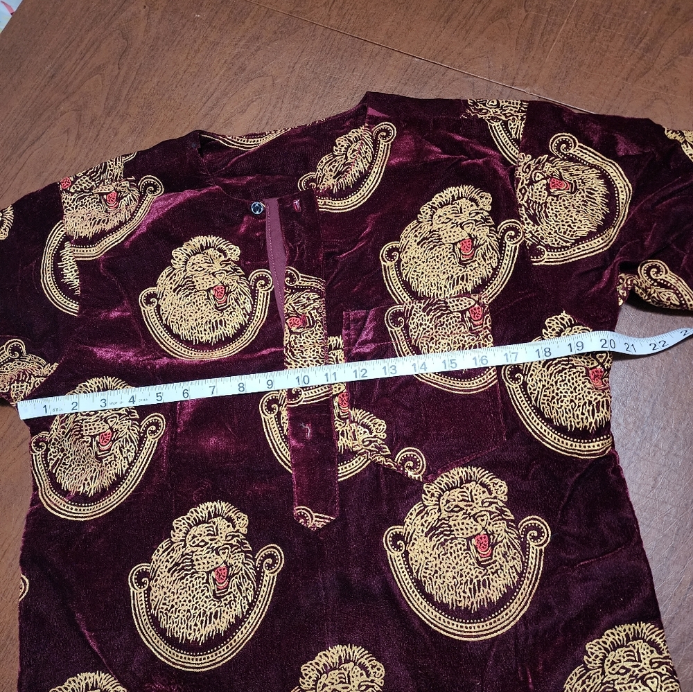 Elegant Burgundy and Gold Men's Shirt - Picture 4 of 10
